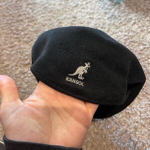 ❌SOLD❌Kangol black beret hat